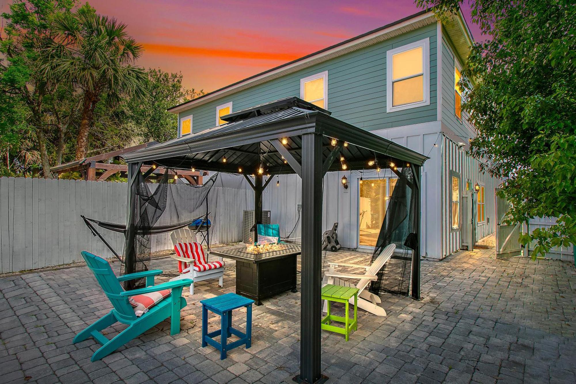 Few Steps To Ocean-4 Beach Cruisers & Free Parking & Private Backyard Jacksonville Beach Exterior foto